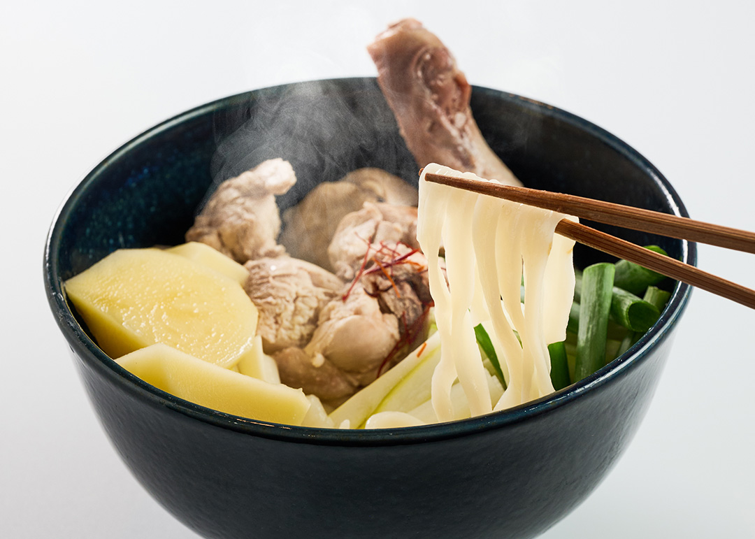 アンニョン名物！タッカンマリ